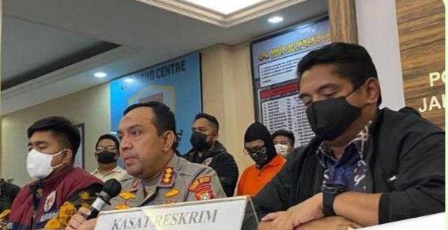 Polres Metro Jakarta Selatan menetapkan enam orang tersangka kasus promosi minuman gratis untuk yang bernama ‘Muhammad’ dan ‘Maria’ di Holywings.