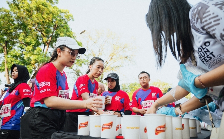 Air Minum ES.ER.CE Dukung Solo Run Fest 2025 Sebagai Official Mineral Water