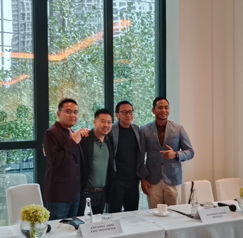 Metrodata Luncurkan MEGAROCK, Rangkaian Solusi Gererative yang didukung Oleh Amazon Web Services urftuk Akselerasi Inovasii Lirtas Industri