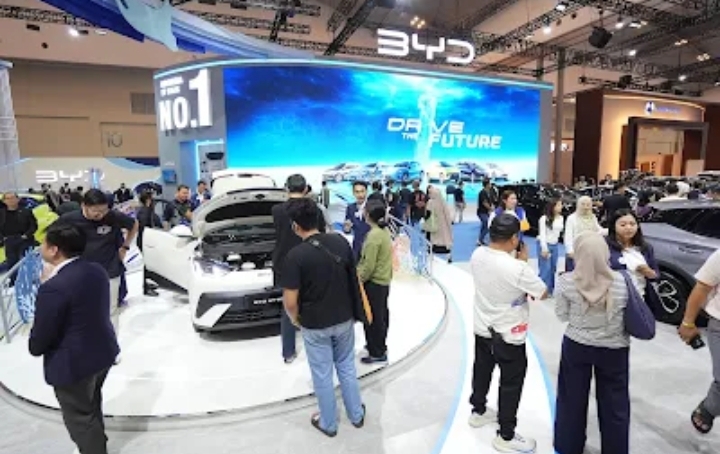 Antusiasme Pengunjung Warnai Booth BYD di GJAW 2025, ATTO 1 Jadi Salah Satu Model Test Drive EV Paling Diminati