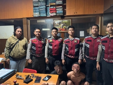 Patroli Dini Hari, Dua Pelaku Bersenpi Rakitan Ditangkap di Jakbar