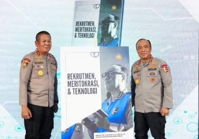 Wakapolri Luncurkan Dua Buku, Dorong Kebijakan Kepolisian Berbasis Data