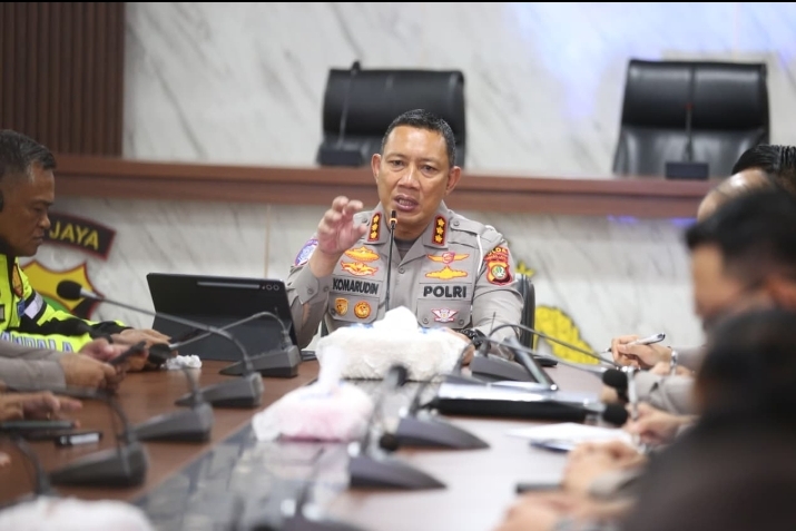 DIRLANTAS PMJ APRESIASI PLN JAGA TERANGNYA IDULFITRI: MASYARAKAT NYAMAN BERSILATURAHMI TANPA KENDALA LISTRIK