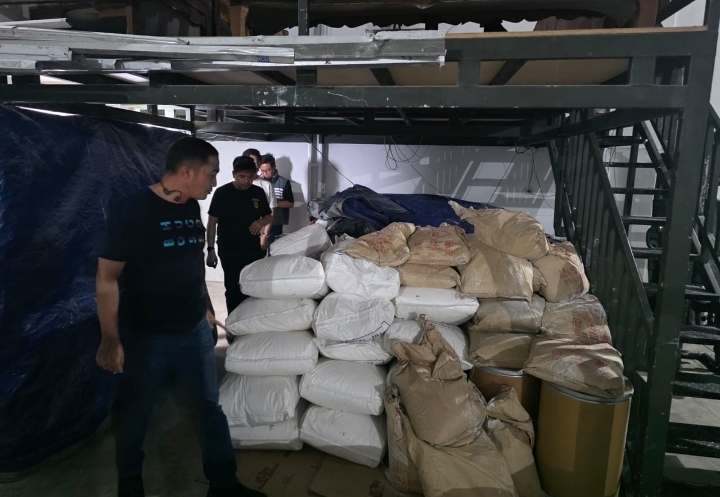 POLDA METRO JAYA BONGKAR CLANDESTINE LABORATORY NARKOTIKA DI SEMARANG, SELAMATKAN LEBIH DARI 4,3 JUTA JIWA