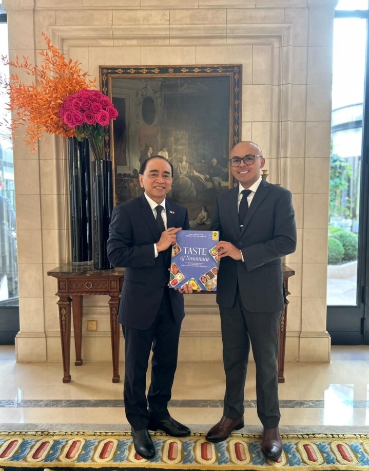 Kini Juga Hadir di KBRI Paris, Buku Rasa Bhayangkara Nusantara Kenalkan MBG Indonesia ke Masyarakat Perancis