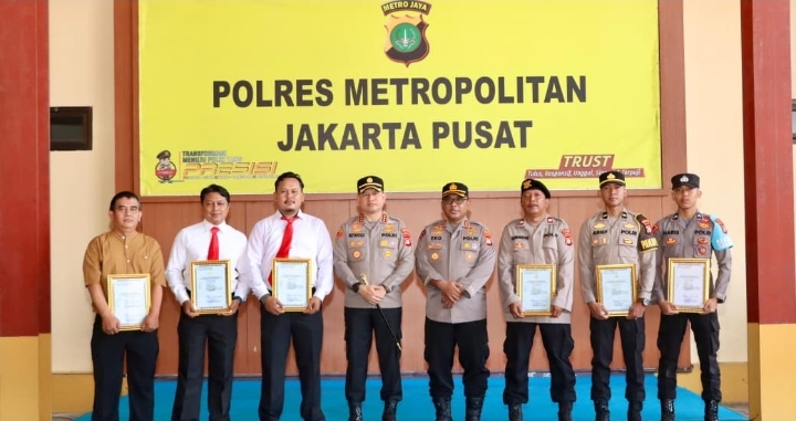 Warga Bantu Polisi Ungkap Narkoba, Polres Jakpus Beri Penghargaan