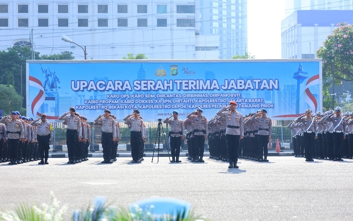 Kapolda Metro Jaya Pimpin Sertijab PJU dan Kapolres Jajaran, Penyegaran Organisasi Perkuat Pelayanan Masyarakat