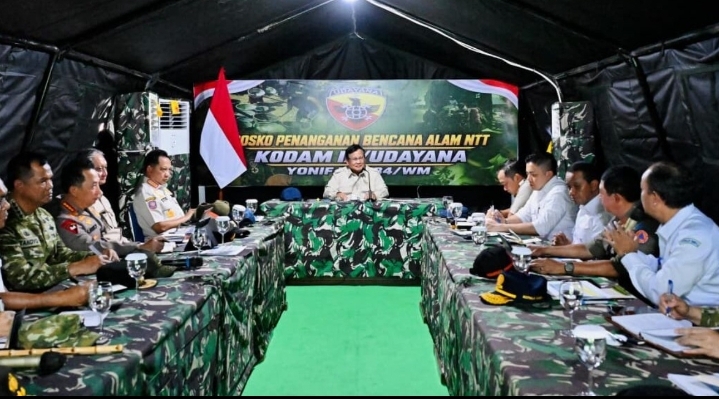 Kunjungi NTT, Presiden Prabowo Tinjau Langsung Penanganan Dampak Gempa Bumi di Nagekeo