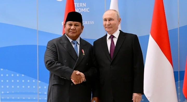 Presiden Prabowo dan Presiden Putin Bertemu di Vladivostok, Tegaskan Strategisnya Hubungan Indonesia-Rusia