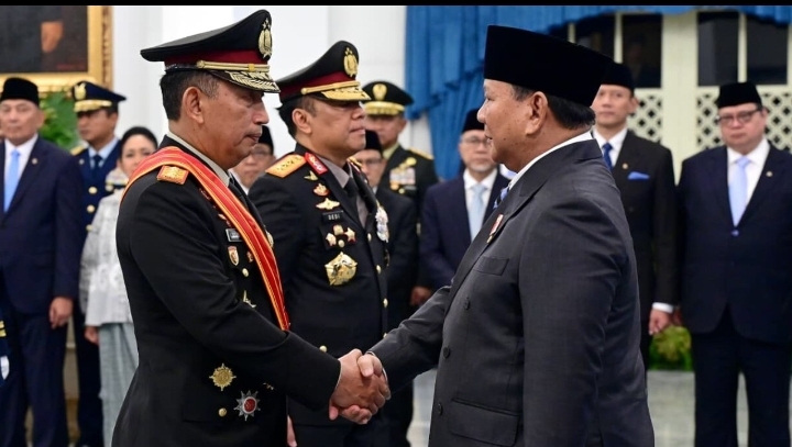 Presiden Prabowo Anugerahkan Tanda Kehormatan kepada Jenderal Polisi Listyo dan Komjen Polisi Dedi