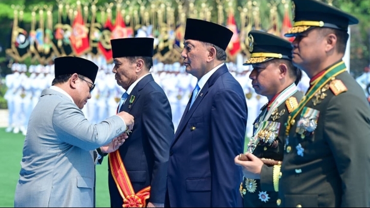 Presiden Prabowo Anugerahkan Tanda Kehormatan Bintang Mahaputera Kepada Tujuh Tokoh TNI