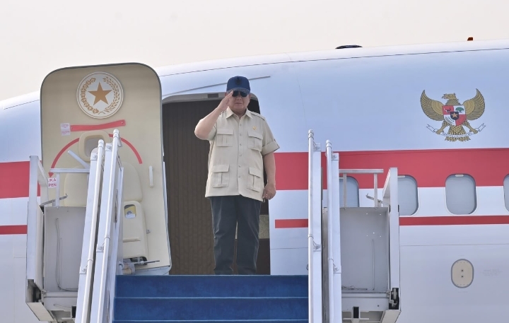 Seskab Teddy: Presiden Prabowo Bertolak ke Halmahera Tengah, Luncurkan Hilirisasi Senilai Rp180 Triliun