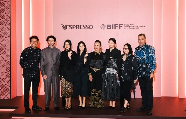Film Laut Bercerita Disambut Hangat saat World Premiere di Busan International Film Festival